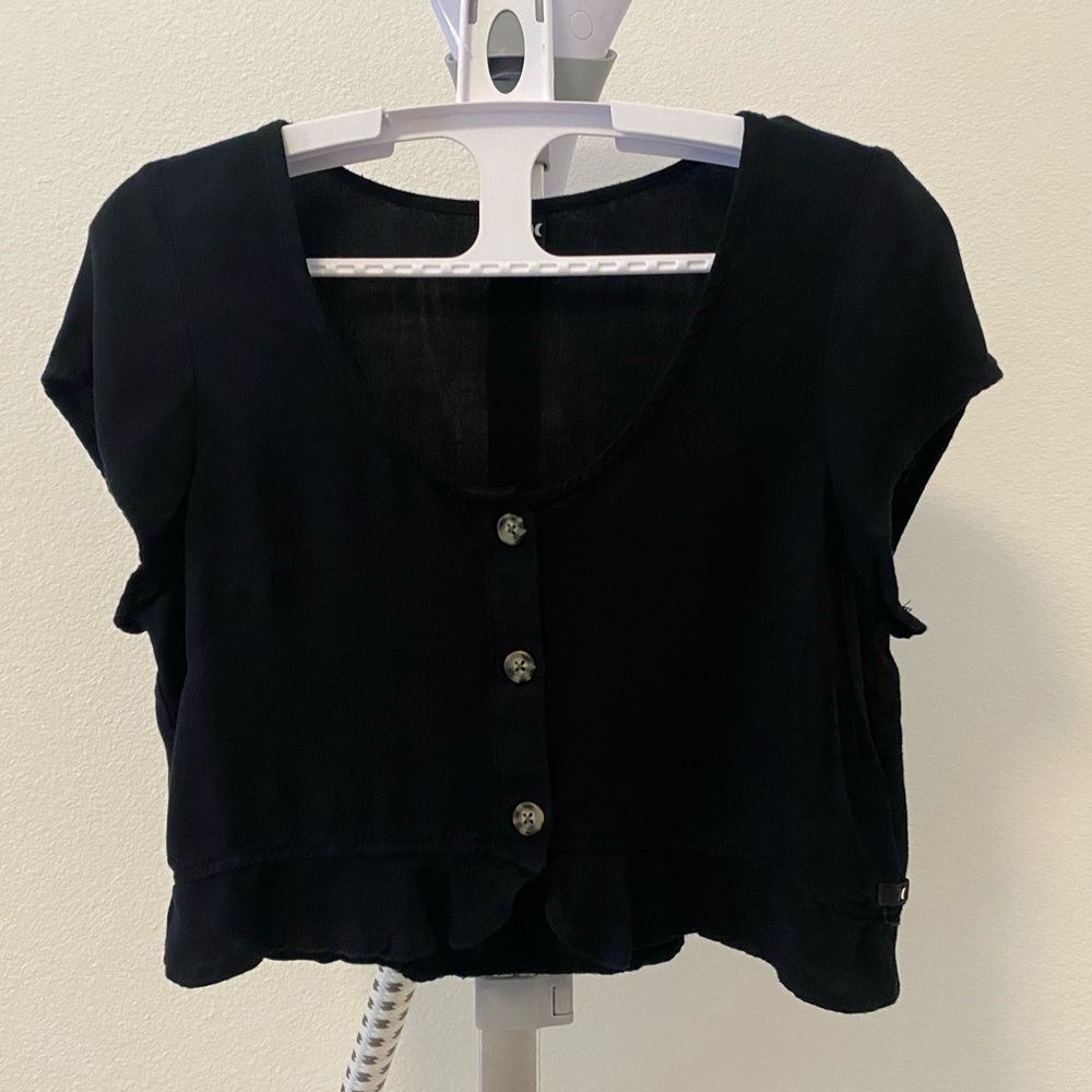 Hurley Sydney Short Sleeved Crop Top with Ruffled bottom - XS - black
